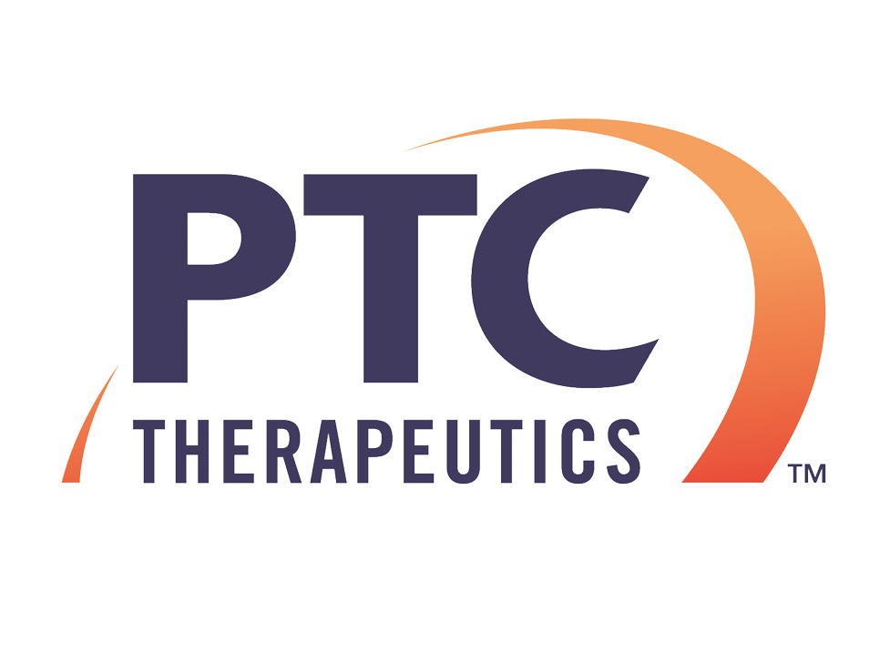 Logo PTC Therapeutics, blaue Schrift, orangefarbener halbkreis